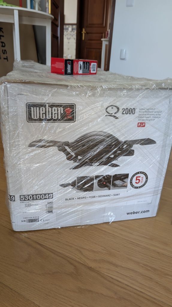 Churrasqueira Barbecue Weber a gás Q2000
