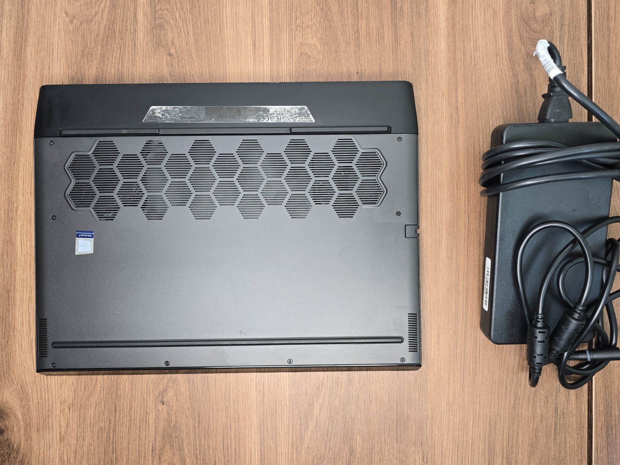Ігровий ноутбук Alienware M15 R2 I7-9th/RTX 2070 8GB/16gb/1TB