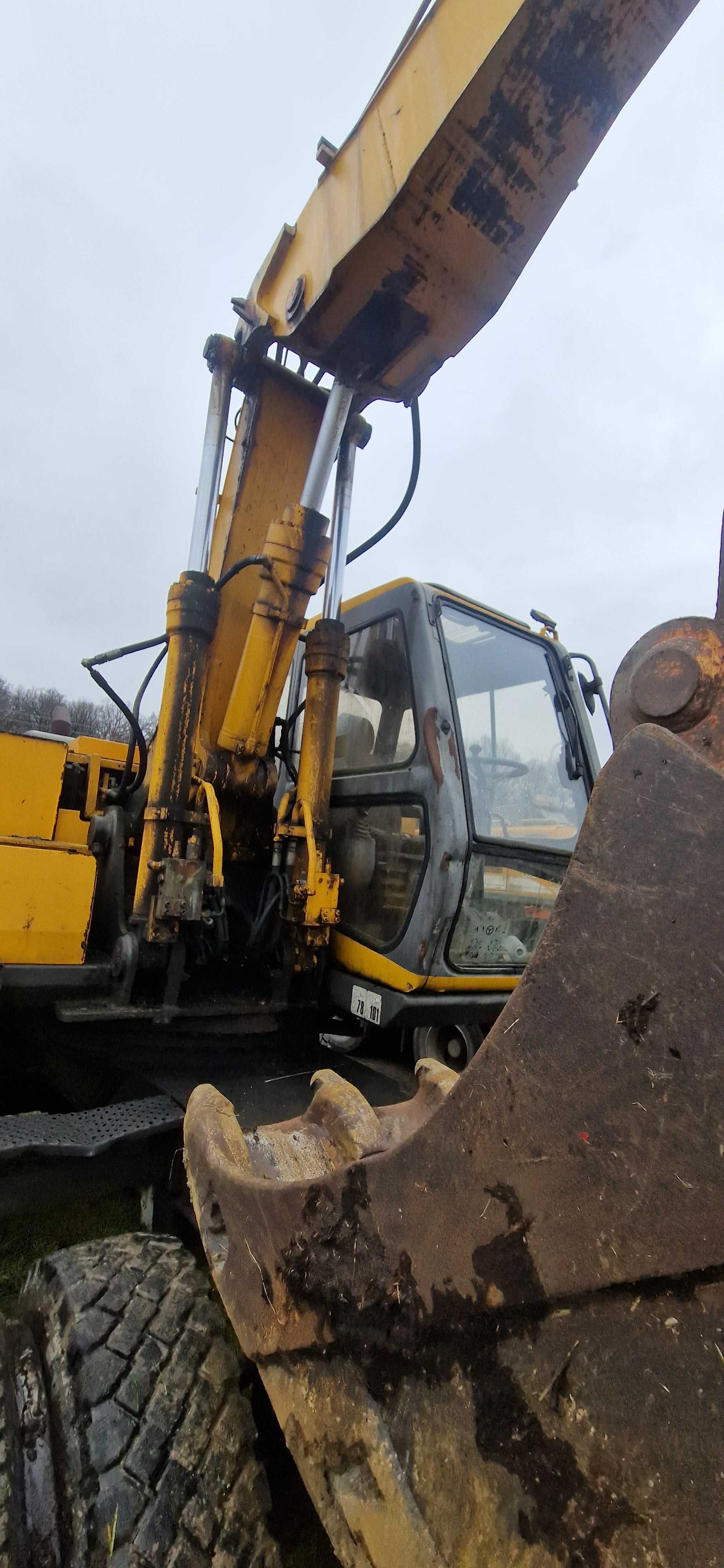 koparka JCB JS 160 ramie kopiące koparkowe od łyżki stihll sztil
