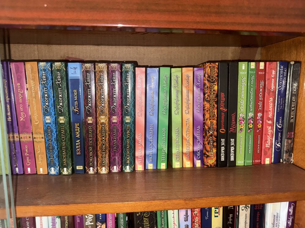 Книги романы продам оптом