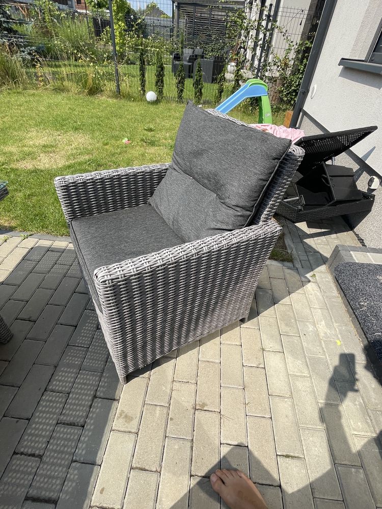 Komplet ogrodowy technorattan Meven Panama. Sofa, stół 2 fotele 2 pufy