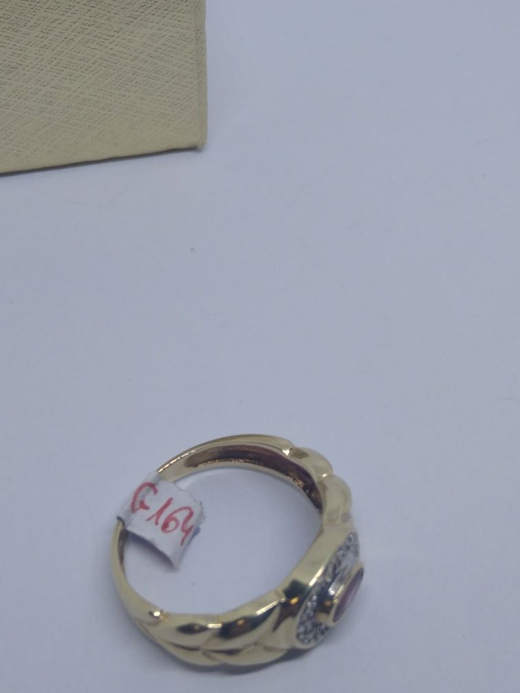 Złoty pierścionek z rubinem i diamentami złoto 585 rozmiar 14