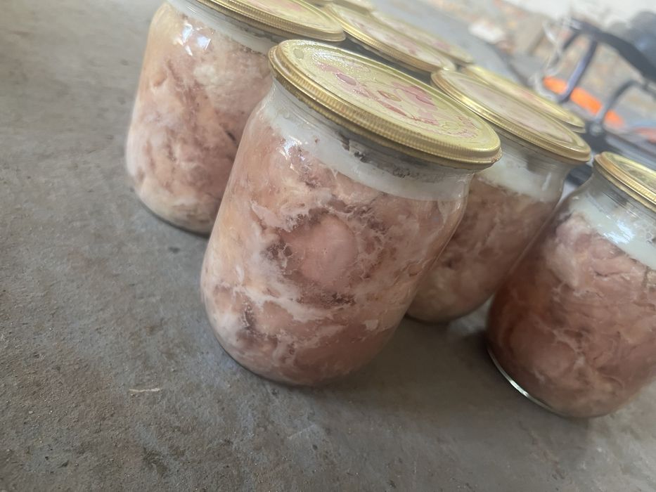 Тушонки зі свинини