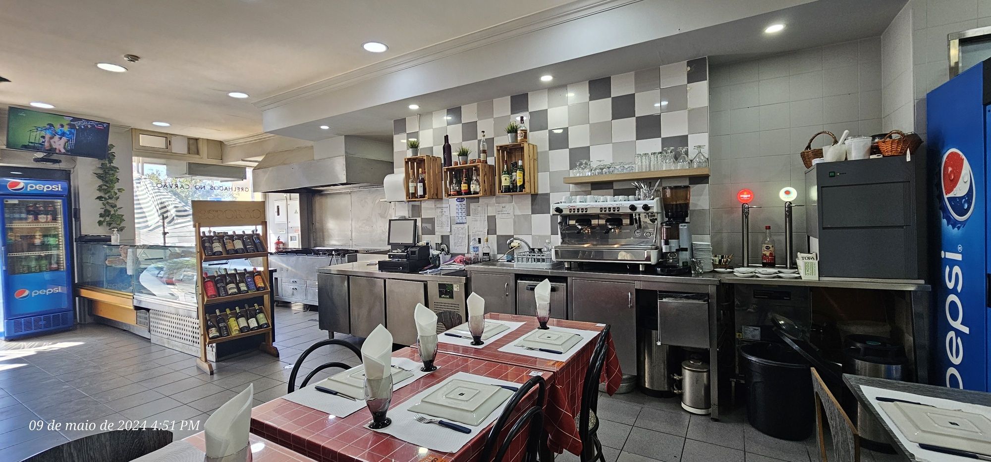Trespasse de 2 restaurantes a funcionar
