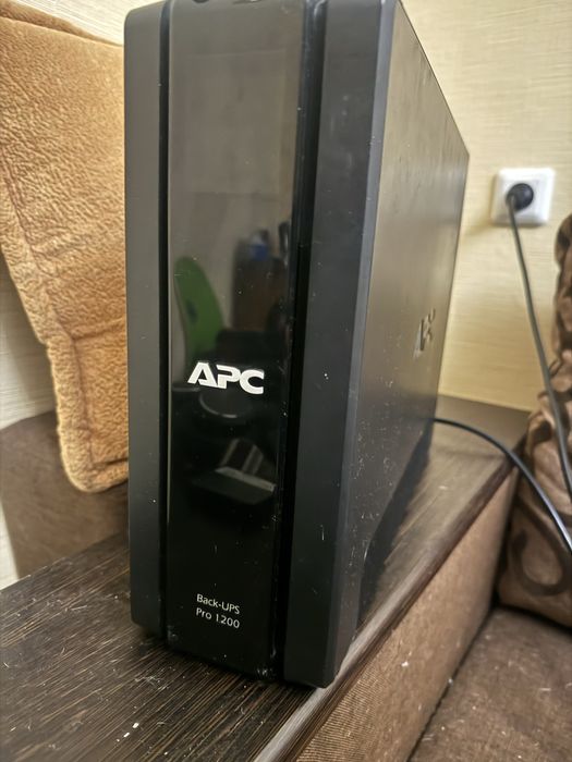APC Back-UPS Pro 1200 VA (BR1200G-RS)
