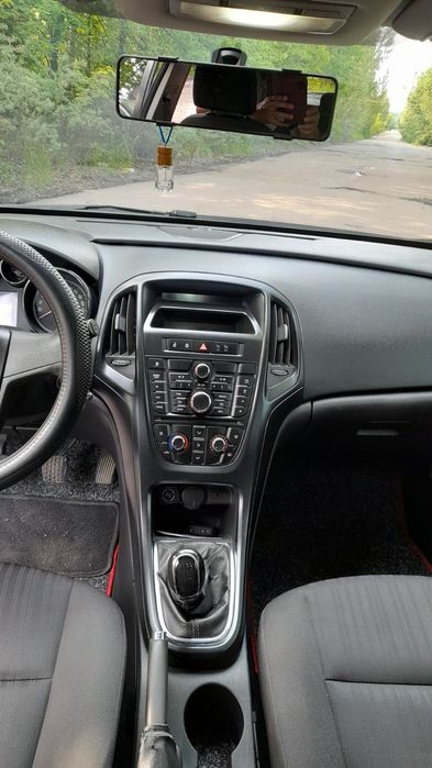 Продам  опель астра j 1.6 газ/бензин
