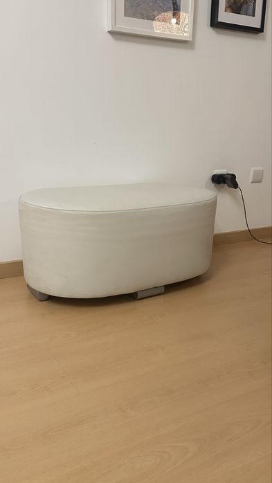 Pousa pés branco oval