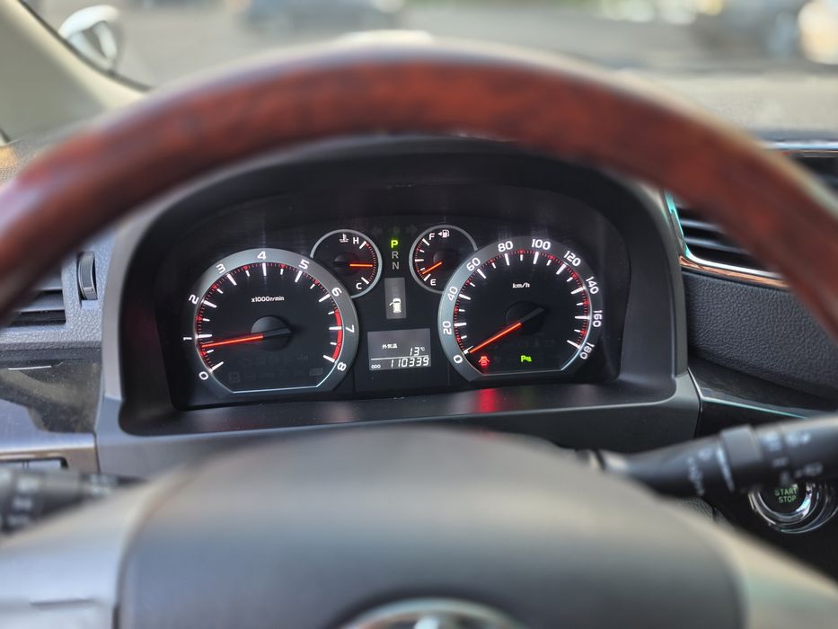 Toyota Vellfire 2,4 CVT 2010 7 мест