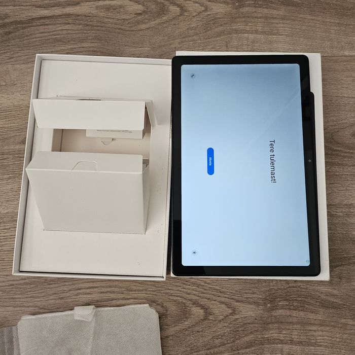 Samsung Tab A7 com capa