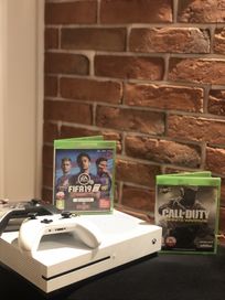 Xbox one s, 2 pady, fifa 19 i cod infinite warfare + pelne okablowanie