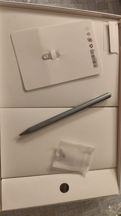 Tablet Lenovo Tab P12 z rysikiem Tab Pen Plus.