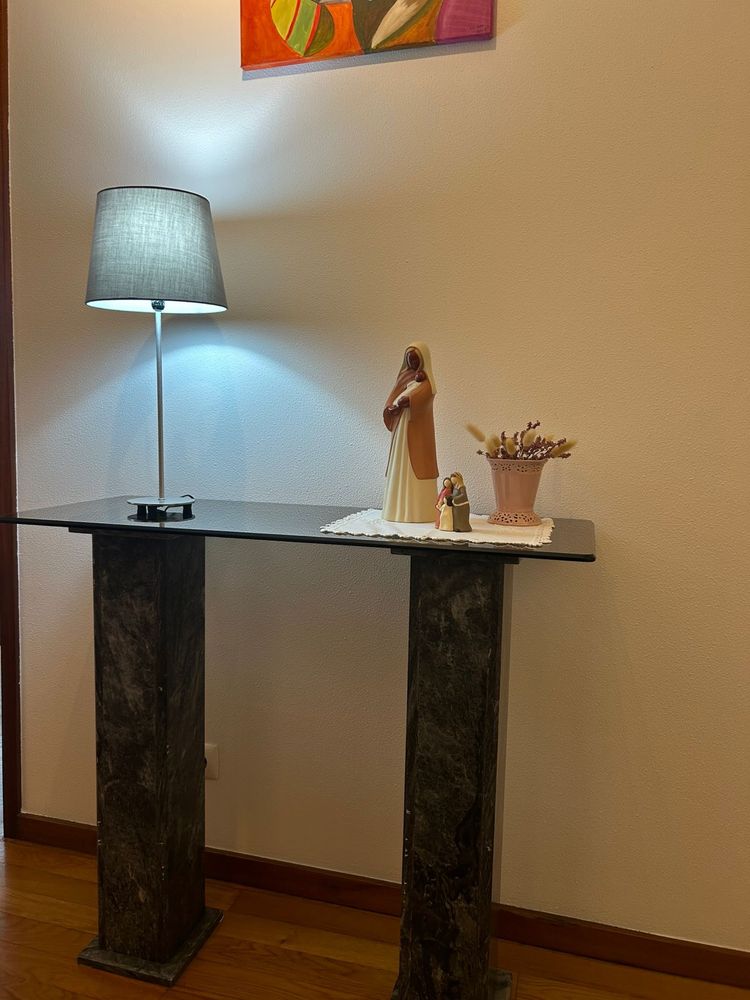 Móvel de entrada em marmore