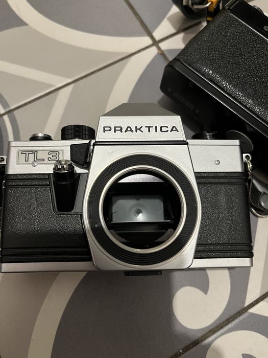 3 aparaty: 2 Praktica i Zenit