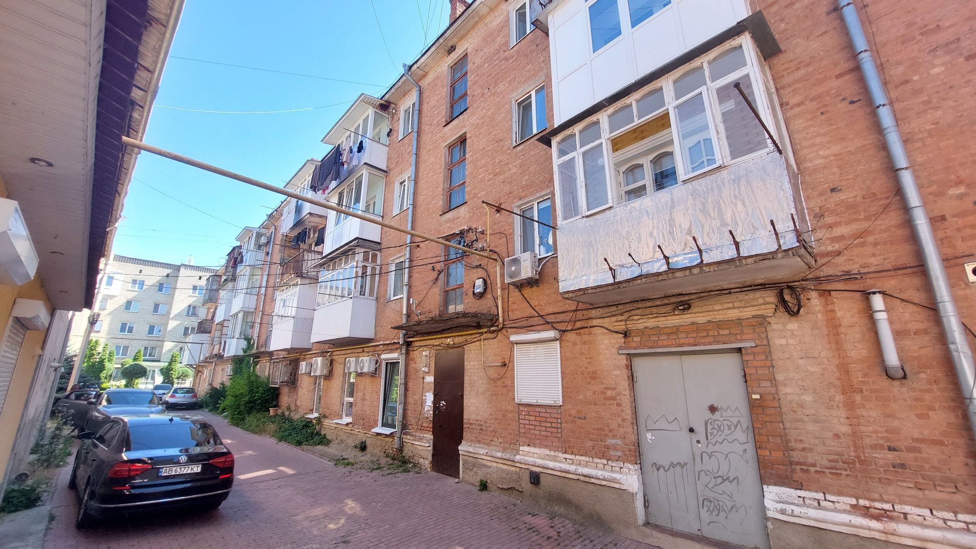 Продам 2-кімнатну квартиру. Пл.Шевченка,4.
