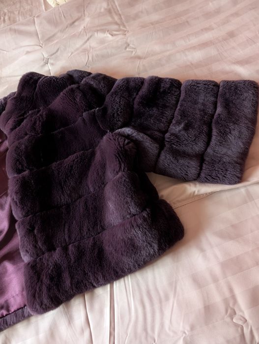 Жіноча шубка незвичного кольору