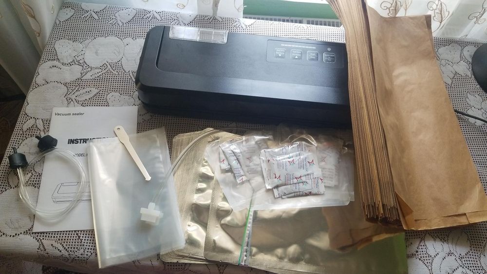 Вакуумний пакувальник (вакууматор) P-290A чорний