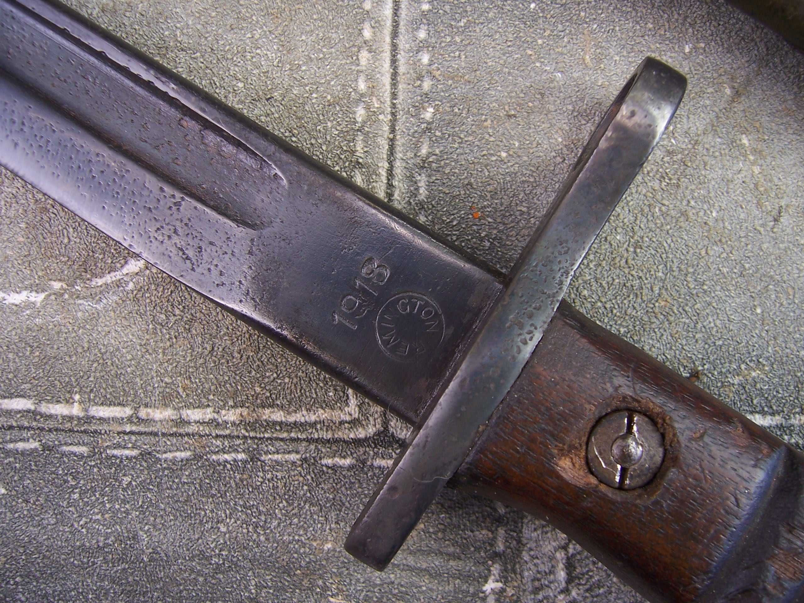 Bagnet Amerykański Remington US 1918

sygnowany