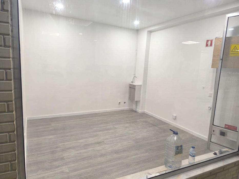 Loja Centro comercial Costa de Caparica