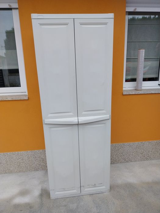 Armario PVC bom estado