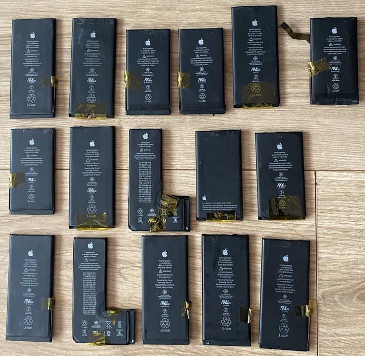 Zestaw 16 baterii do telefonów Apple iPhone - STAN NIEZNANY