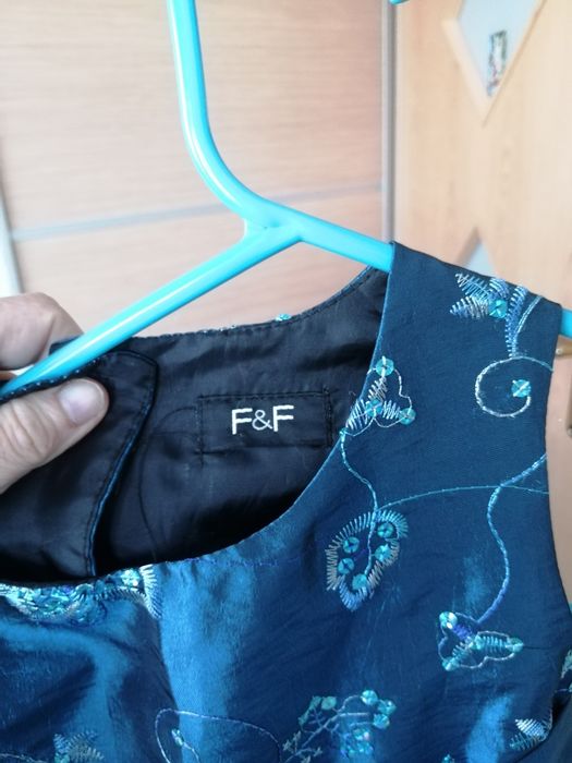 Piękna sukienka wizytowa F&F r. 122