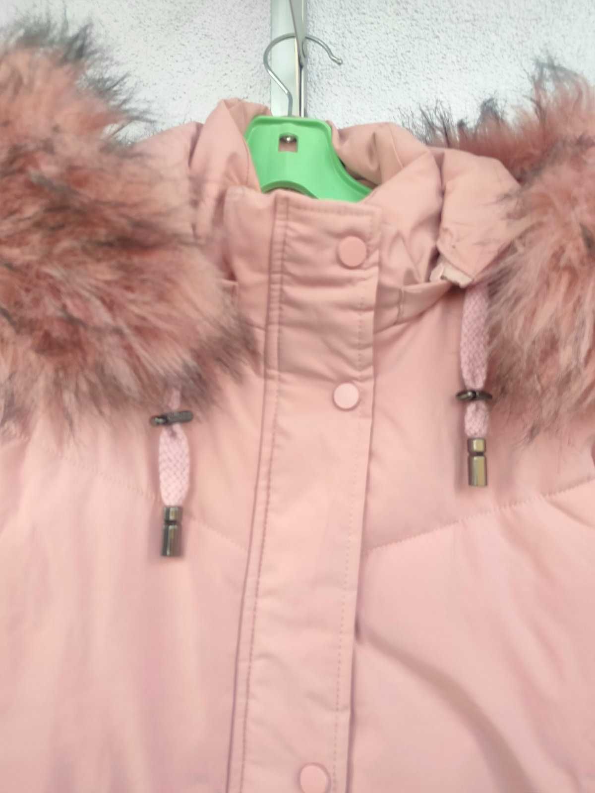Продам зимнюю куртку женскую