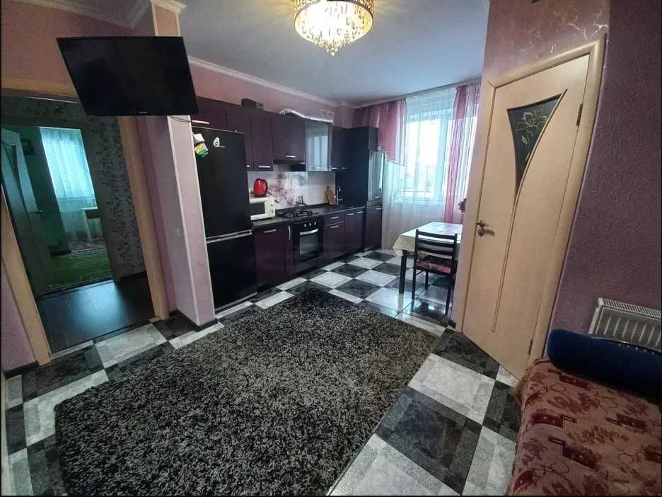 Продаж 2- ї квартири село Софіївська Борщагівка, ЖК"Щасливий"