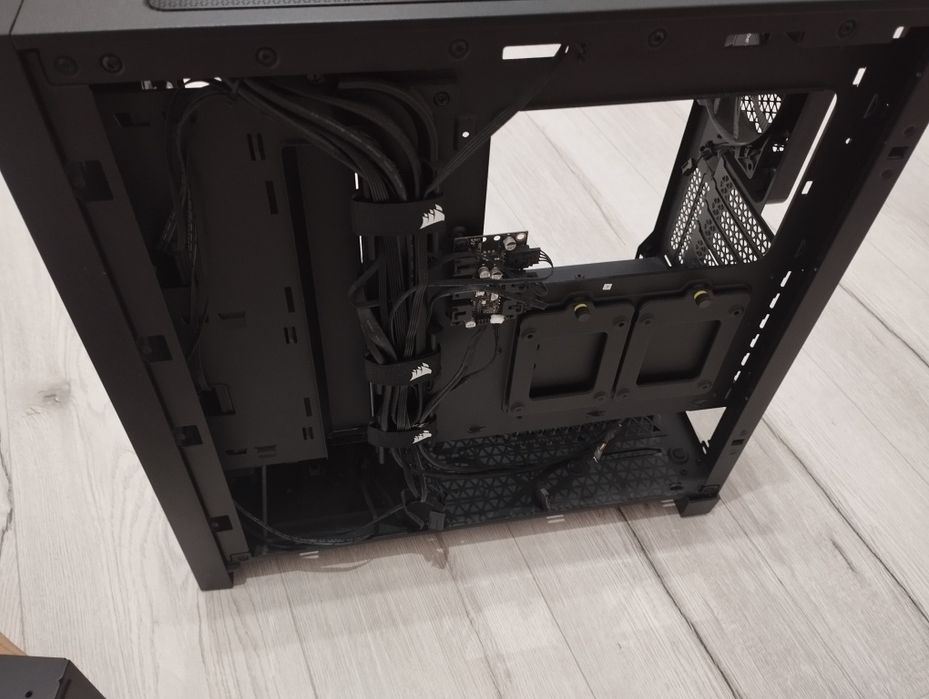 Corsair iCUE 4000X RGB Midi Tower BLACK Gaming Plus AIRFLOW