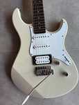 Guitarra Yamaha Pacifica 112V Vintage White (Como Nova)