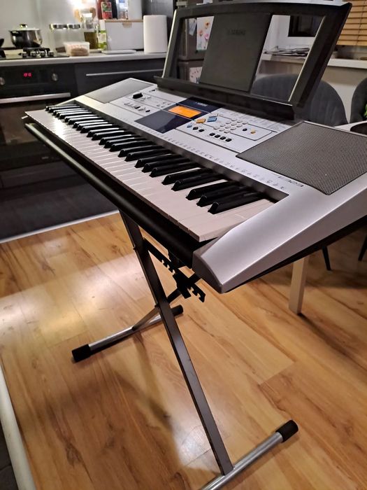 Keyboard Yamaha 61 dynamicznych klawiszy pełnowymiarowych statyw MIDI