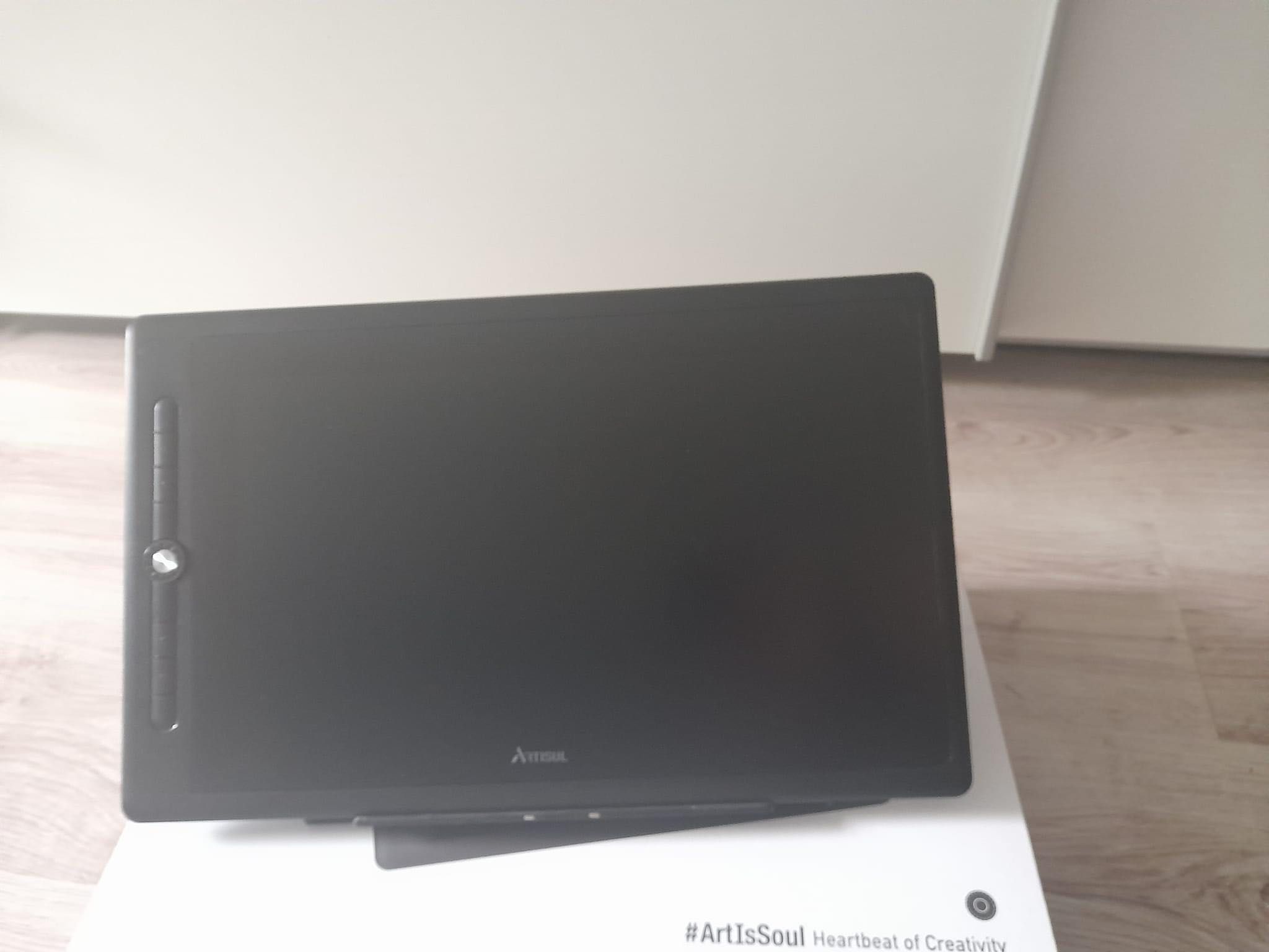 Tablet graficzny Artisul D16 Pro 15.6 cala, używany