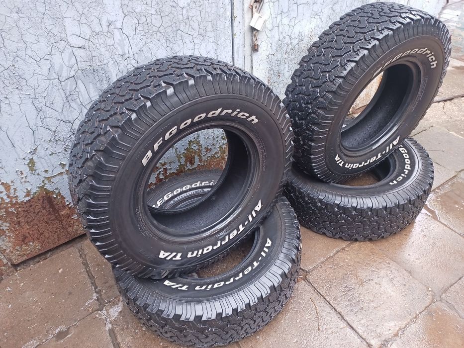 Продам комплект грязевой резины 5шт BFGoodrich 265/75 R16