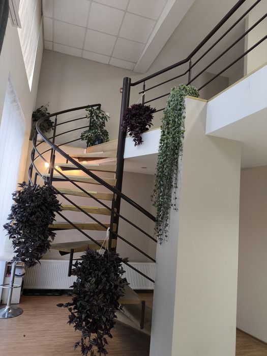 Здам робоче місце, кушетку майстрам лешмейкеру, перманент