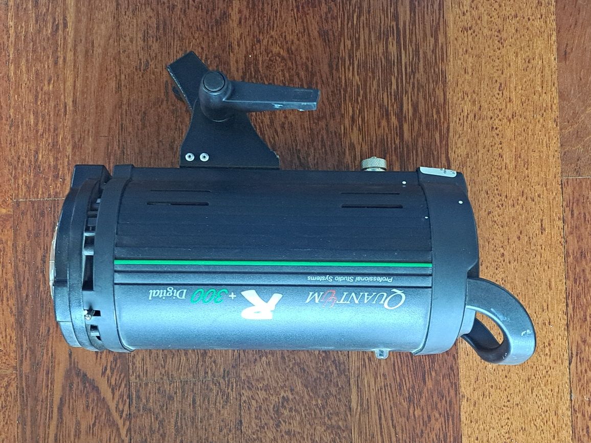 Lampy błyskowe Quantuum 300, 400, 600