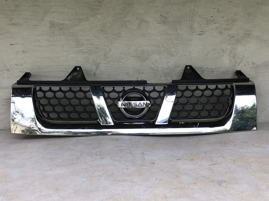 Решітка радіатора NISSAN NAVARA D22 62310vk000