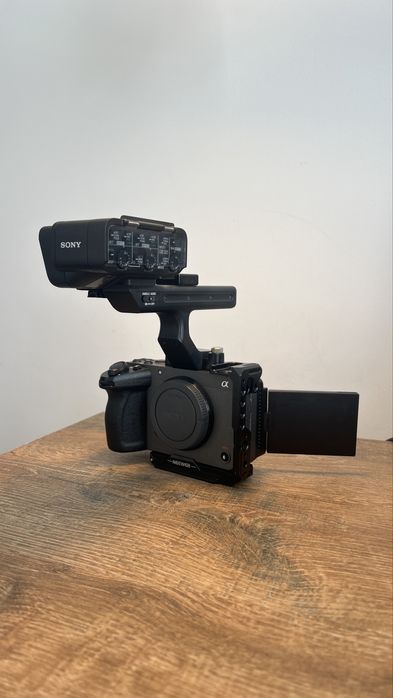 Sony FX30 + Top Handle + Cage