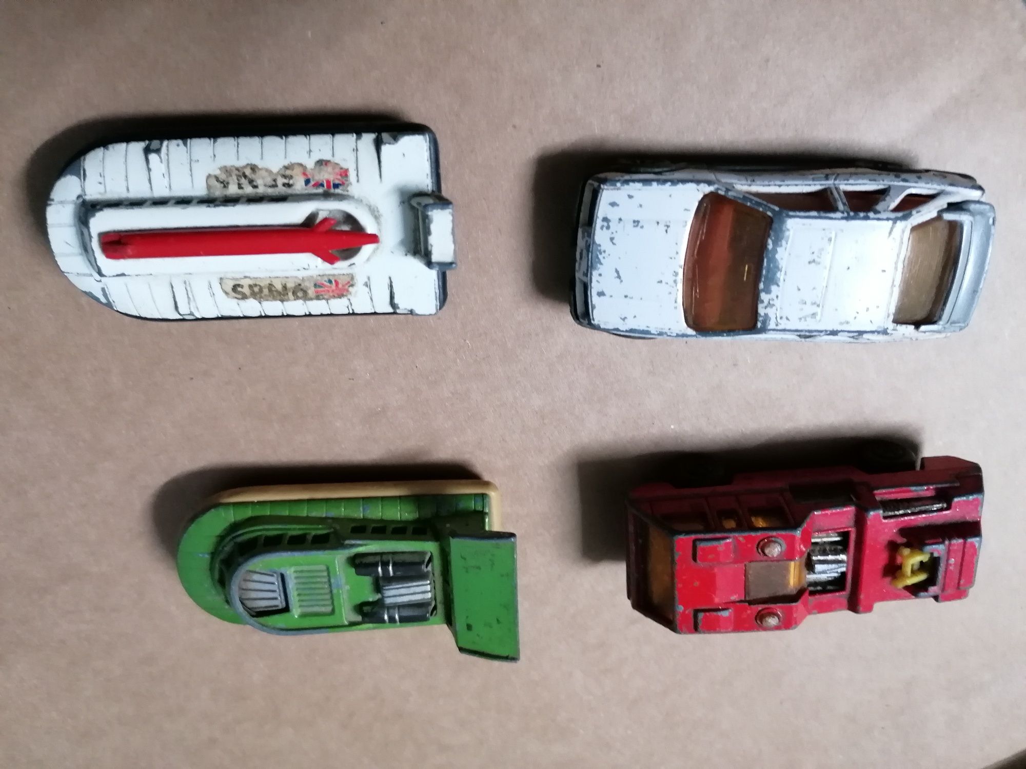 Miniaturas de carrinhos da marca matchbox