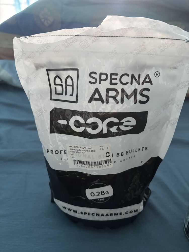 Airsoft Rossi Sentinel Beta 9 + roupa e capacetes