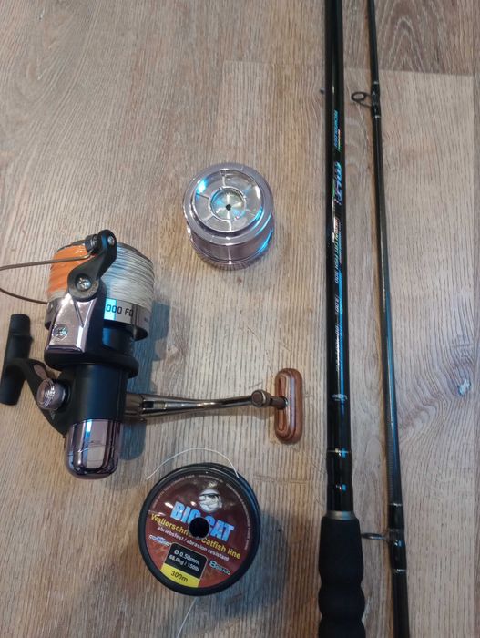 Zestaw sumowy ,wędka , kołowrotek Mikado z plecionką .