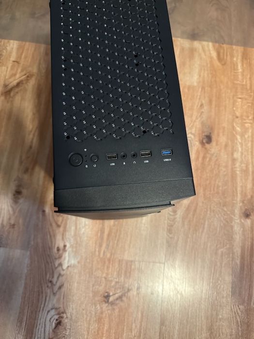 Komputer + monitor