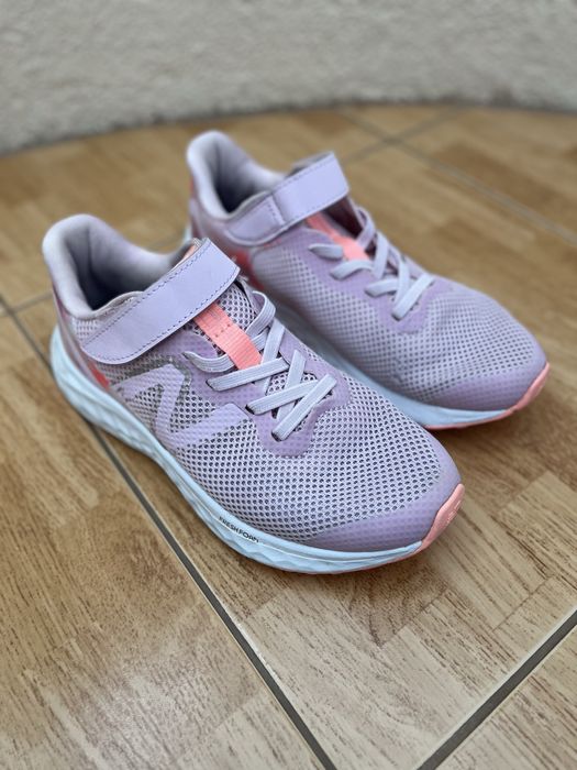 Кросівки New Balance на дівчинку, 33 розмір