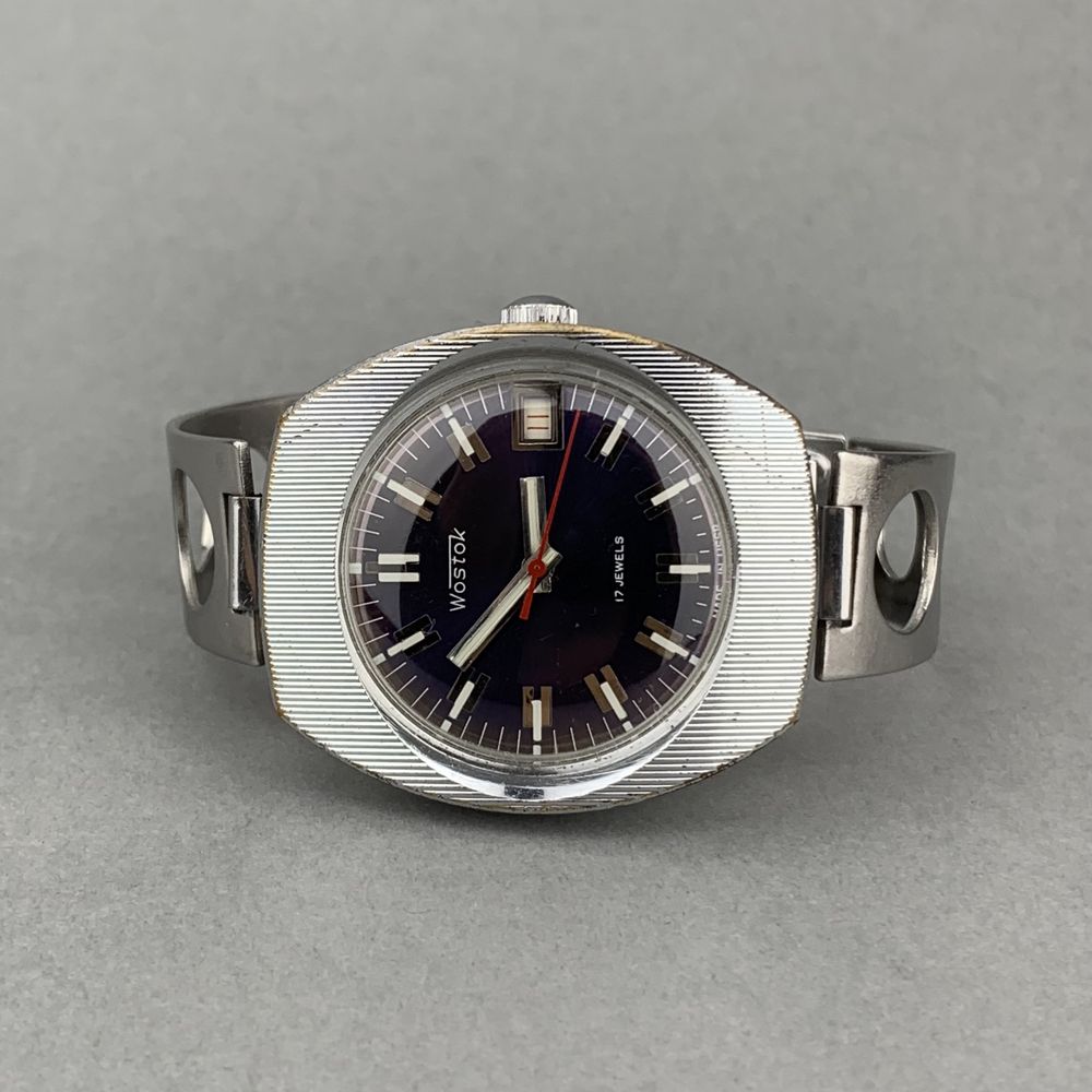 Zegarek vintage Wostok – Fiolet | ręczny naciąg | USSR| datownik