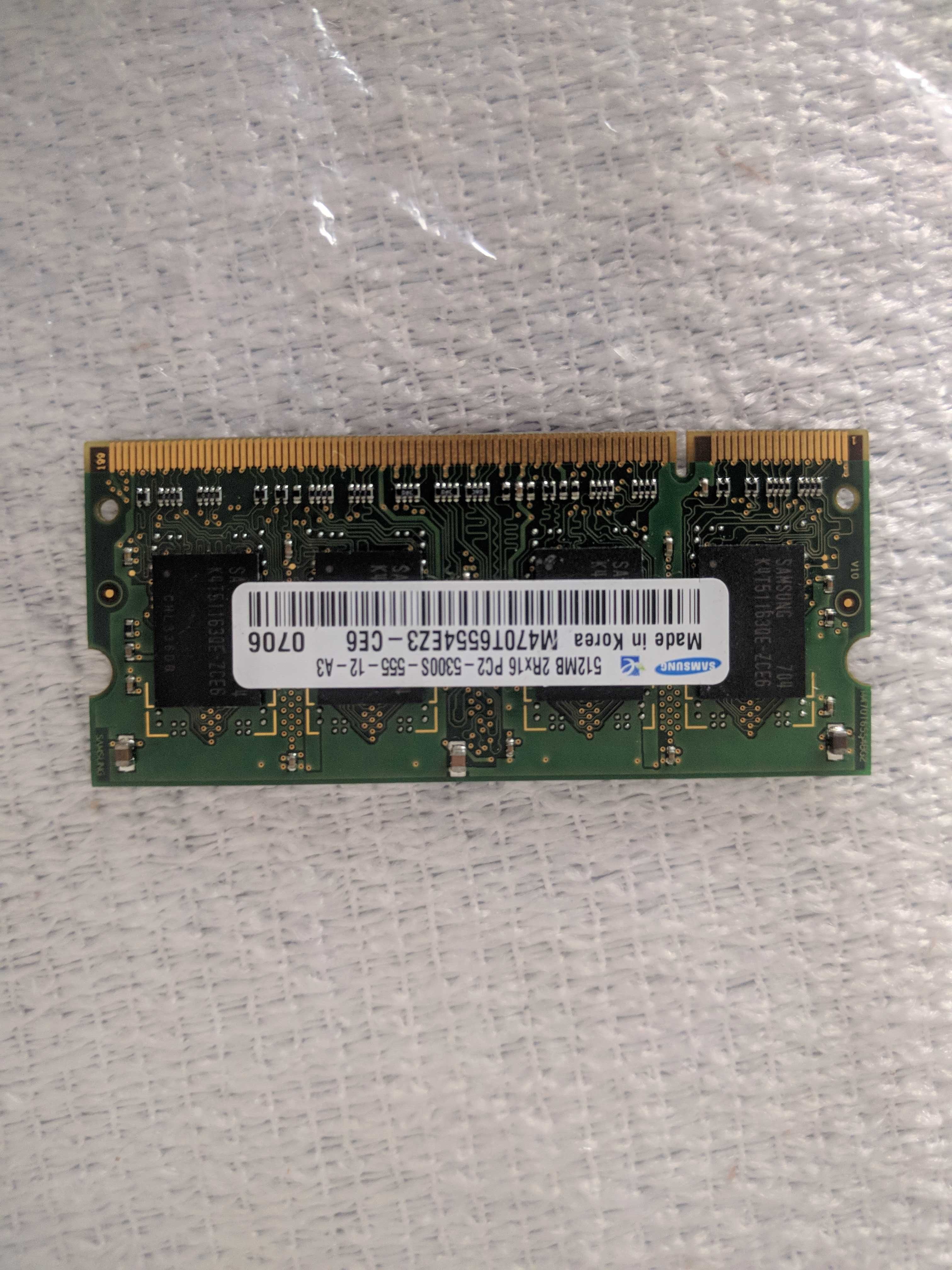 Pamięć DDR2  2szt Nanya,2szt Hynix,1szt Samsung 512MB 2Rx16 PC2-5300S