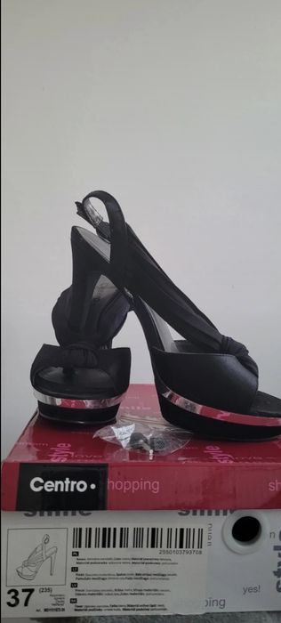 Sandały na obcasie, czarne, roz. 37