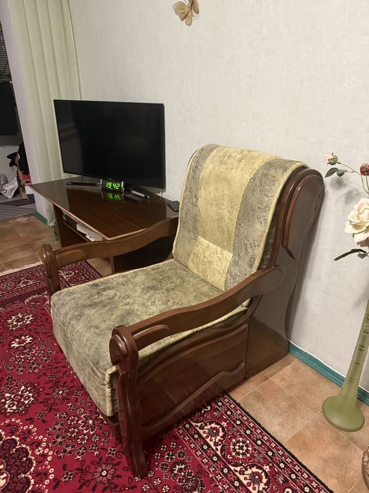 Продам розкладне крісло