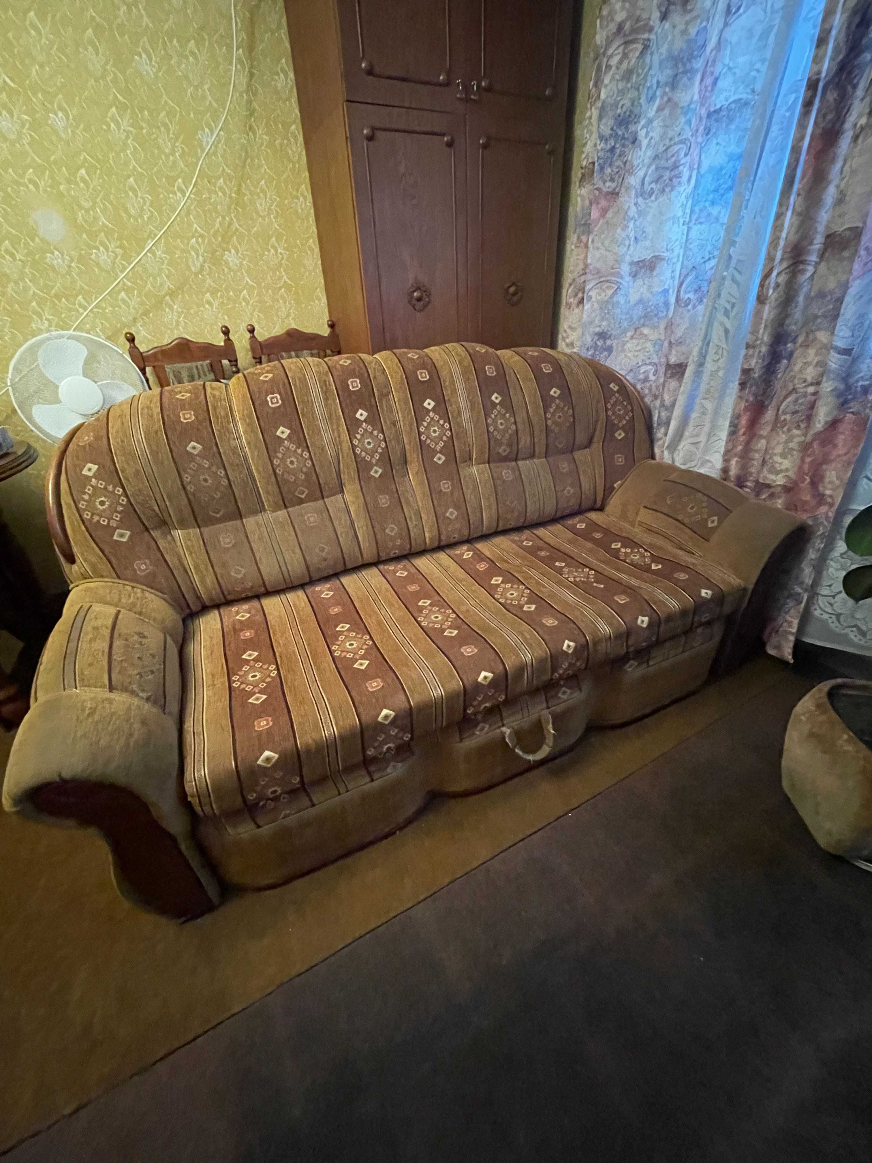 Beżowa sofa rozkładana