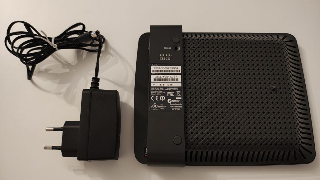 Linksys E900-EE (802.11b/g/n 300Mb/s)