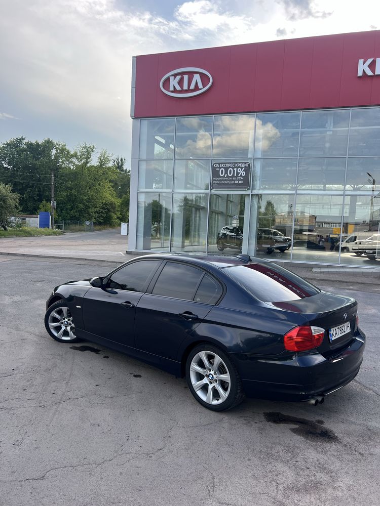 Продам BMW e90 3.0 газ-бензин