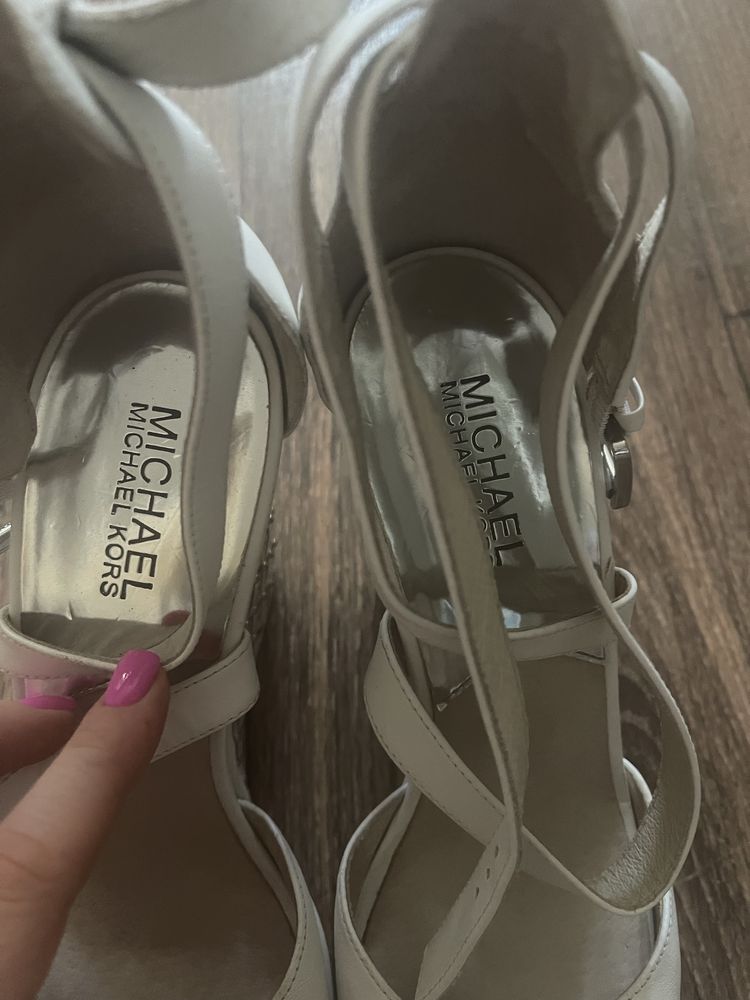 Кожаные бомоножки с моногамной танкеткой Michael Kors! Орининал! Недор