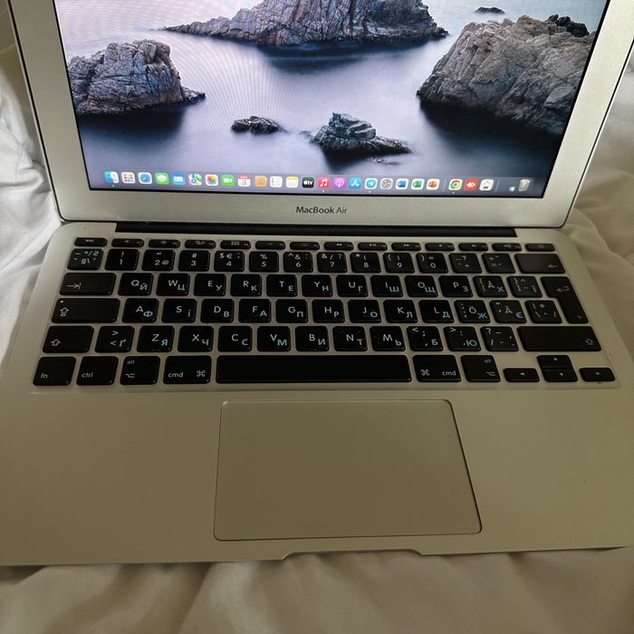 Macbook Air 11 2016 року 8/128 Gb